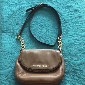 Michael Kors Cross Body Bag - super cute with multiple pockets